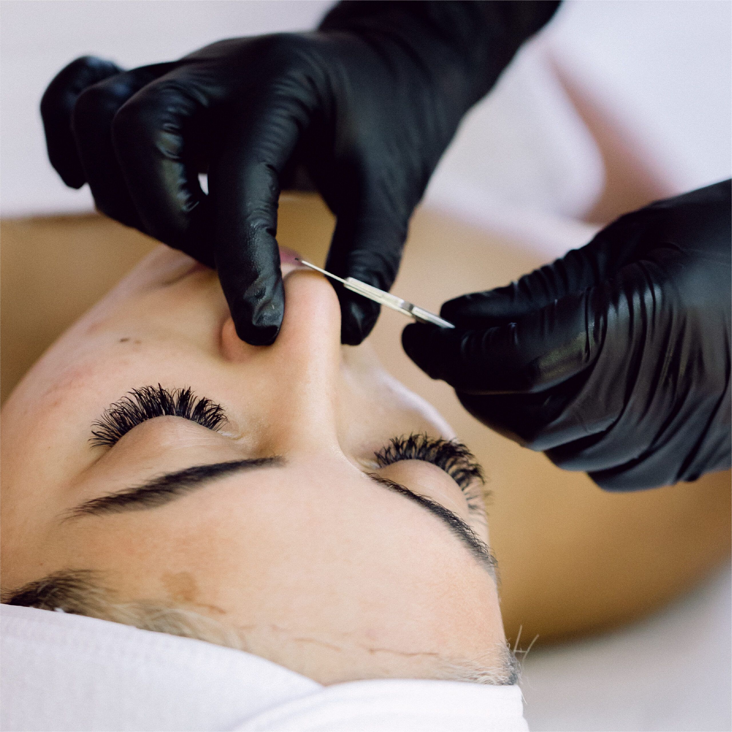 Dermaplaning training in North Vancouver, British Columbia